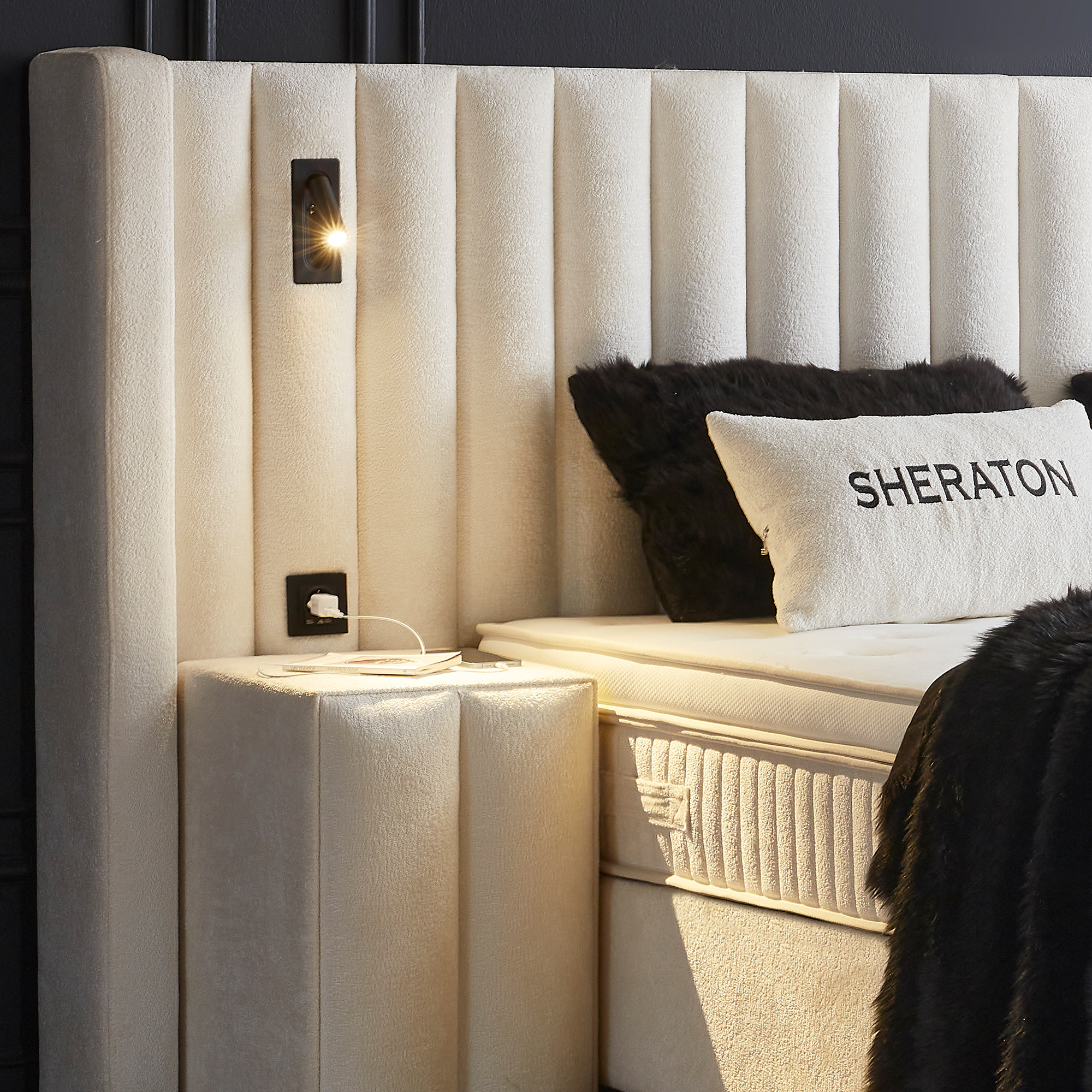 Designer Boxspringbett Sheraton White mit Beleuchtung & Matratze & Stauraum
